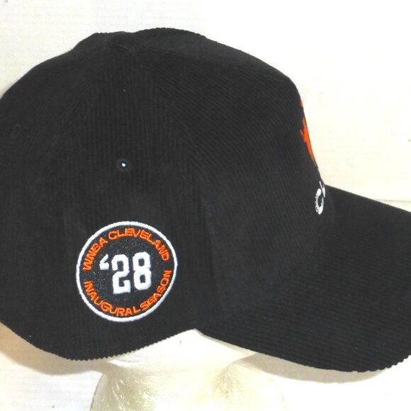 New Era 9Forty WNBA Cleveland Rockers '28 Inaugural Season Snapback Corduroy Hat - Picture 4 of 9
